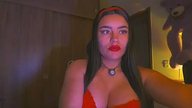 Layla Nicols online show from 07.12.26