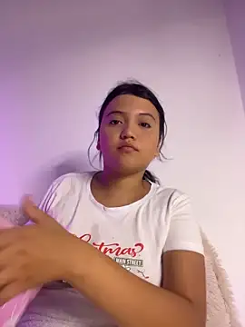 Snapshot of alisson_carolina73 chatting on 05.03.26 alisson carolina73 online show from 05.03.26