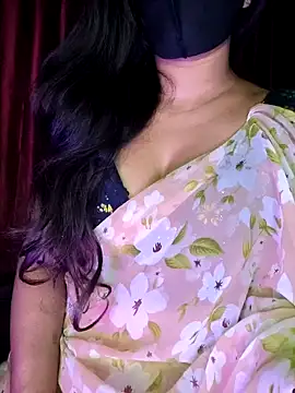 Snapshot of SexyAndHottie chatting on 12.03.24 SexyAndHottie online show from 12.03.24