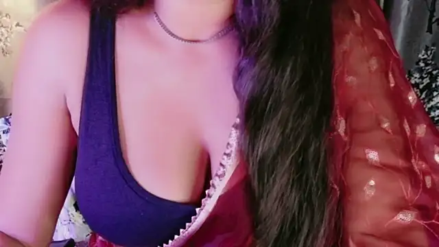Snapshot of SexyAndHottie chatting on 10.16.25 SexyAndHottie online show from 10.16.25