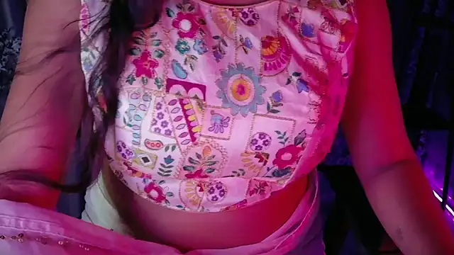 Snapshot of SexyAndHottie chatting on 11.16.25 SexyAndHottie online show from 11.16.25