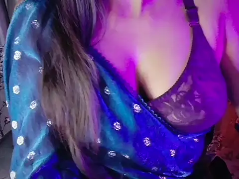 Snapshot of SexyAndHottie chatting on 01.09.26 SexyAndHottie online show from 01.09.26