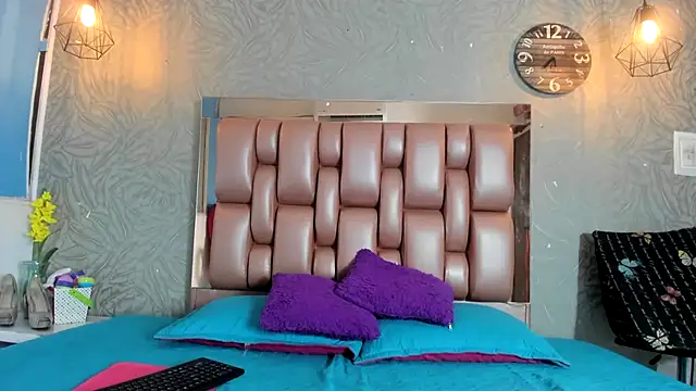 KOURTNEY-- online show from 02.21.26