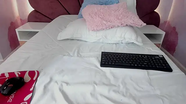 Carohorny4u online show from 11.17.25