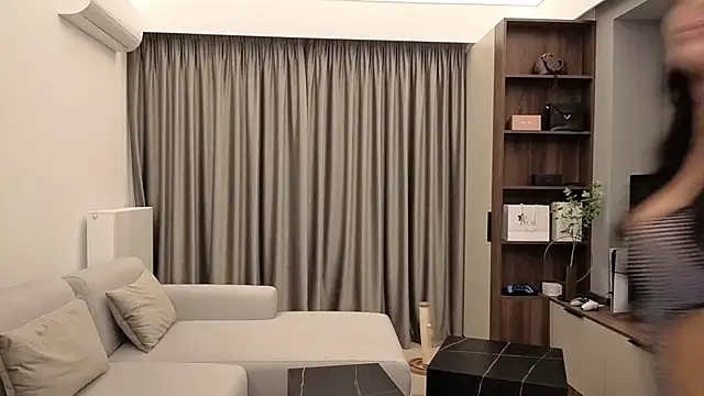 IrisNoire online show from 10.30.25