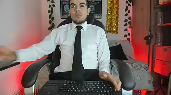 Snapshot of mikee_scooth chatting on 01.11.25 mikee scooth online show from 01.11.25