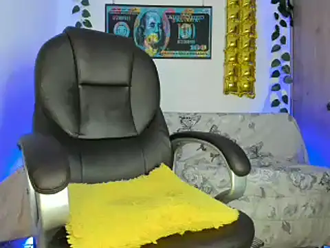 Snapshot of mikee_scooth chatting on 01.18.25 mikee scooth online show from 01.18.25