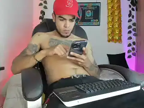 Snapshot of mikee_scooth chatting on 02.08.25 mikee scooth online show from 02.08.25