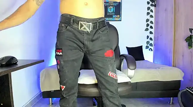 Snapshot of mikee_scooth chatting on 03.12.25 mikee scooth online show from 03.12.25