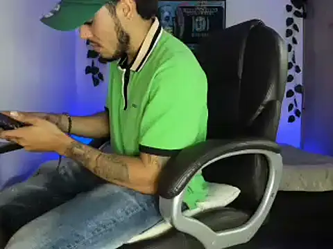 Snapshot of mikee_scooth chatting on 03.16.25 mikee scooth online show from 03.16.25