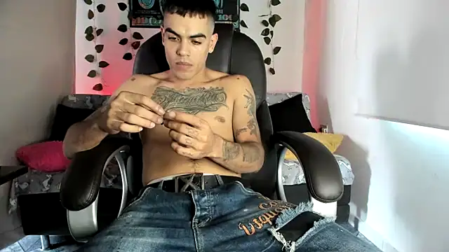 Snapshot of mikee_scooth chatting on 09.20.25 mikee scooth online show from 09.20.25