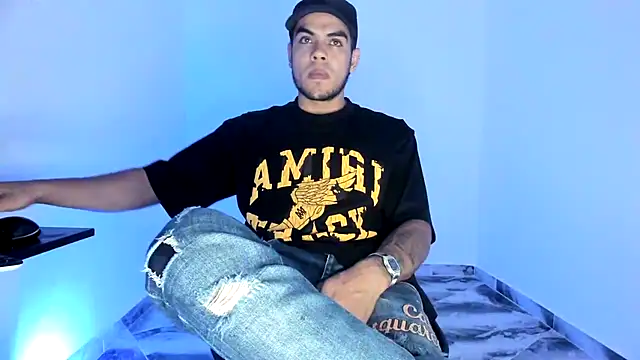 Snapshot of mikee_scooth chatting on 11.11.25 mikee scooth online show from 11.11.25