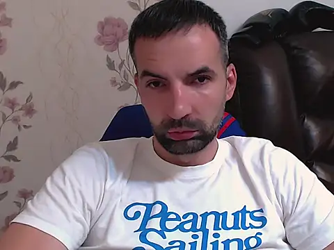 Snapshot of Leo_1617 chatting on 06.11.26 Leo 1617 online show from 06.11.26