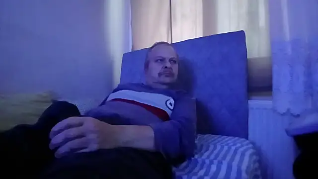 amylrmm1903 online show from 11.12.25