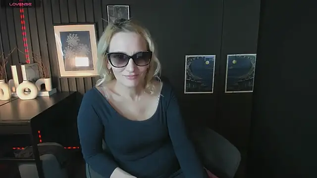 Queen Anna  online show from 07.26.26