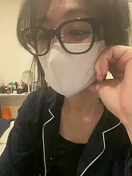Snapshot of mel__mel chatting on 03.18.26 mel mel online show from 03.18.26