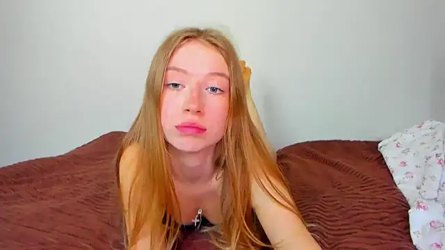 Snapshot of minidivaa_ chatting on 05.19.26 minidivaa online show from 05.19.26