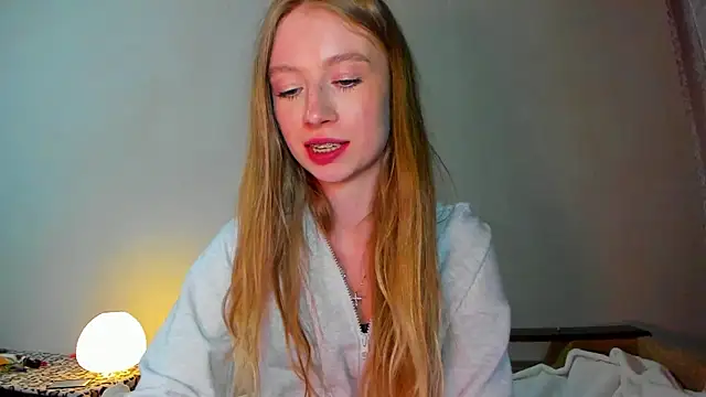 Snapshot of minidivaa_ chatting on 05.29.26 minidivaa online show from 05.29.26