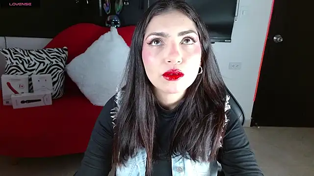 Carolaine69  online show from 04.20.26