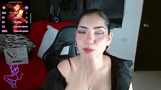Carolaine69  online show from 06.05.26