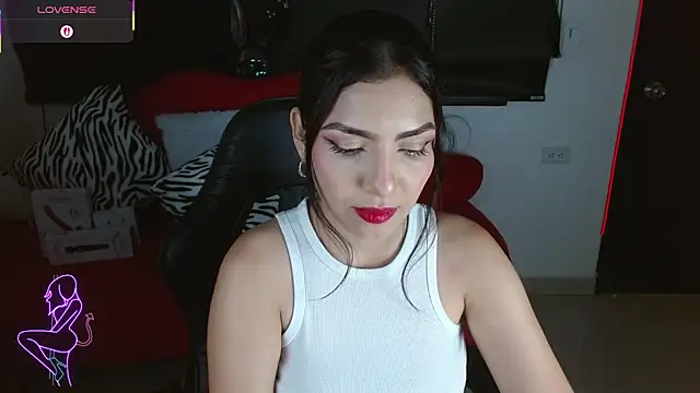 Carolaine69  online show from 06.22.26