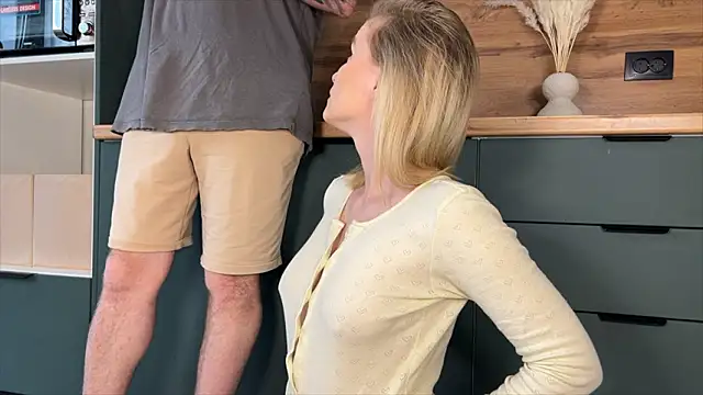 Adelovenick online show from 03.26.26