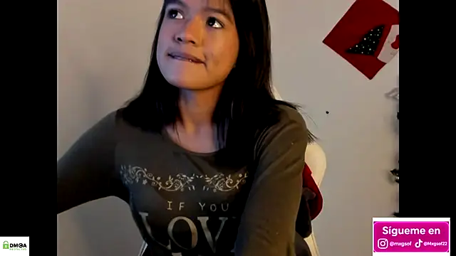 meganthompsonn22 online show from 11.30.25