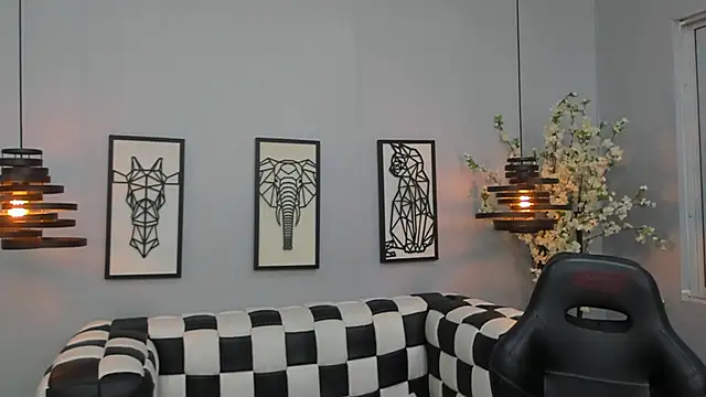 SARAFOXX  online show from 01.30.25