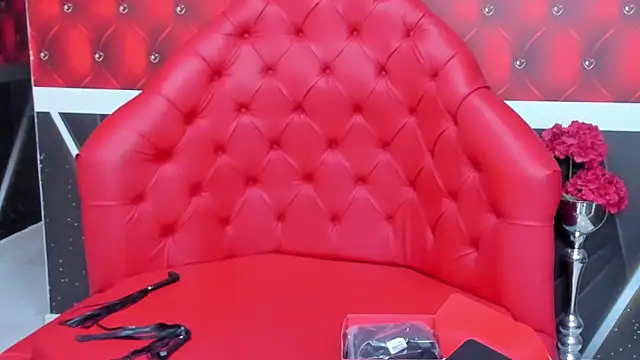 SARAFOXX  online show from 02.07.25