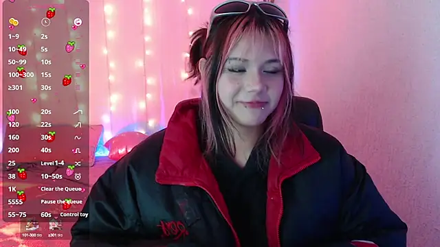 Snapshot of mixie_cute chatting on 01.07.25 mixie cute online show from 01.07.25