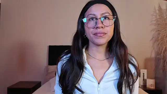 EmiGomez  online show from 04.11.26