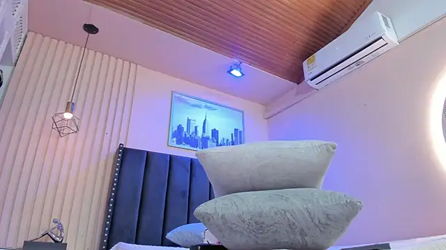 viiolett lee online show from 04.08.26