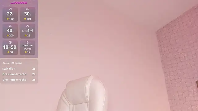 Snapshot of Victoriaa_millers chatting on 02.26.25 Victoriaa millers online show from 02.26.25