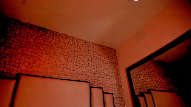 Snapshot of Victoriaa_millers chatting on 03.23.25 Victoriaa millers online show from 03.23.25