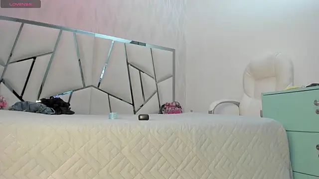 Victoriaa millers online show from 07.16.26