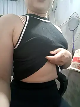 Snapshot of Fuckmehard2xx chatting on 12.21.24 Fuckmehard2xx online show from 12.21.24