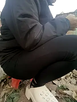 Snapshot of Fuckmehard2xx chatting on 12.31.24 Fuckmehard2xx online show from 12.31.24