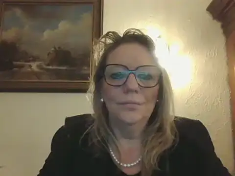 Snapshot of Silkesquirt chatting on 01.16.25 Silkesquirt online show from 01.16.25