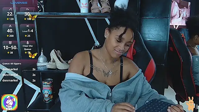Snapshot of Elith_noa chatting on 02.01.25 Elith noa online show from 02.01.25