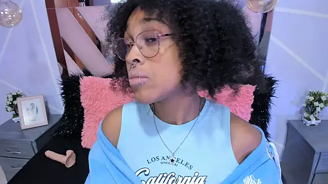 Snapshot of Elith_noa chatting on 02.04.25 Elith noa online show from 02.04.25