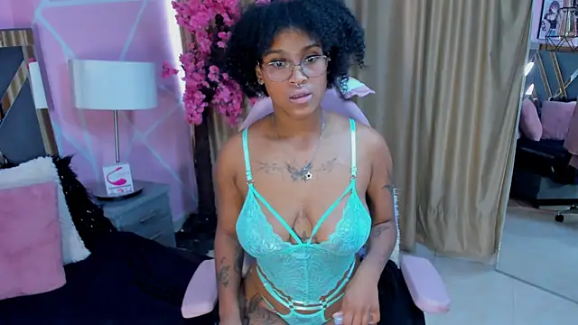 Snapshot of Elith_noa chatting on 03.09.25 Elith noa online show from 03.09.25