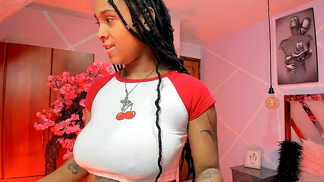 Snapshot of Elith_noa chatting on 09.18.25 Elith noa online show from 09.18.25