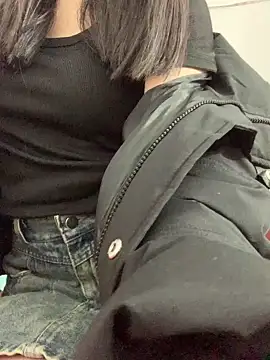 Snapshot of Vani_S2 chatting on 02.19.25 Vani S2 online show from 02.19.25