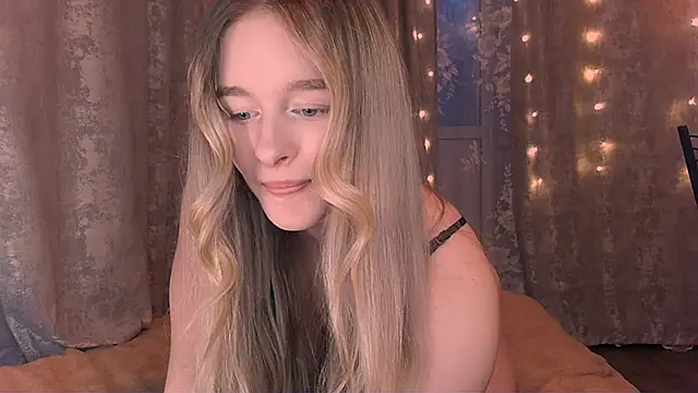 Snapshot of Eva_Jaya chatting on 12.22.24 Eva Jaya online show from 12.22.24