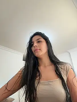  miaquevedo  online show from 04.15.26