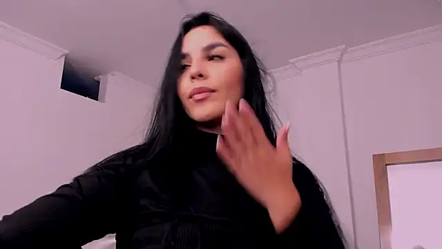  miaquevedo  online show from 06.05.26