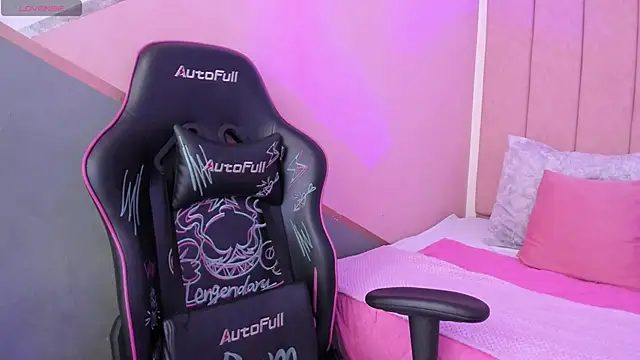 Snapshot of lilith_noahh chatting on 12.12.24 lilith noahh online show from 12.12.24