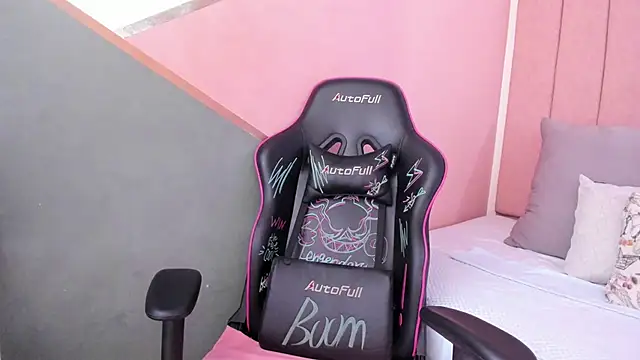 Snapshot of lilith_noahh chatting on 01.19.25 lilith noahh online show from 01.19.25