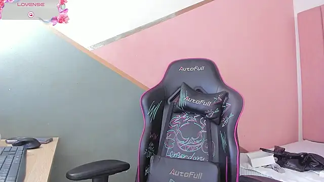 Snapshot of lilith_noahh chatting on 01.30.25 lilith noahh online show from 01.30.25