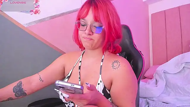 Snapshot of lilith_noahh chatting on 02.04.25 lilith noahh online show from 02.04.25